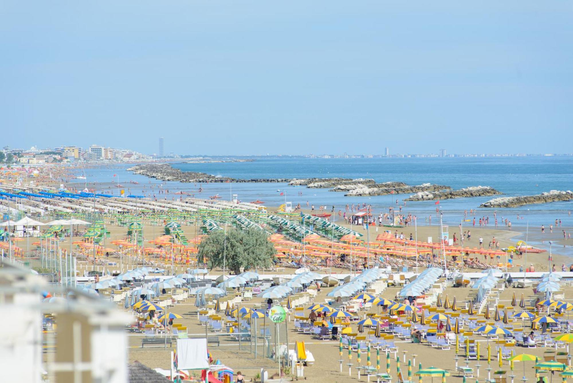 Nautic Beach Hotel Rimini Exteriör bild