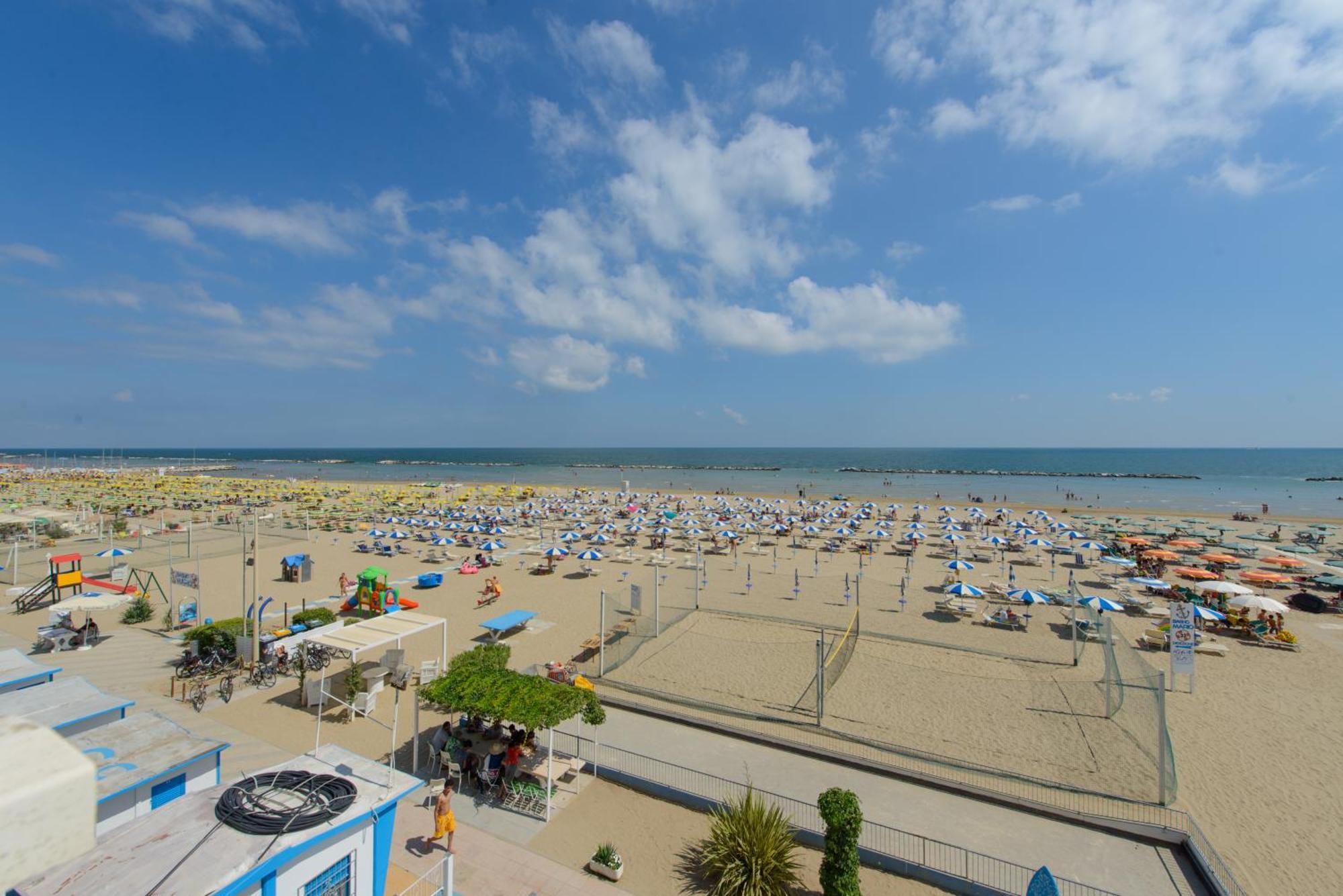 Nautic Beach Hotel Rimini Exteriör bild