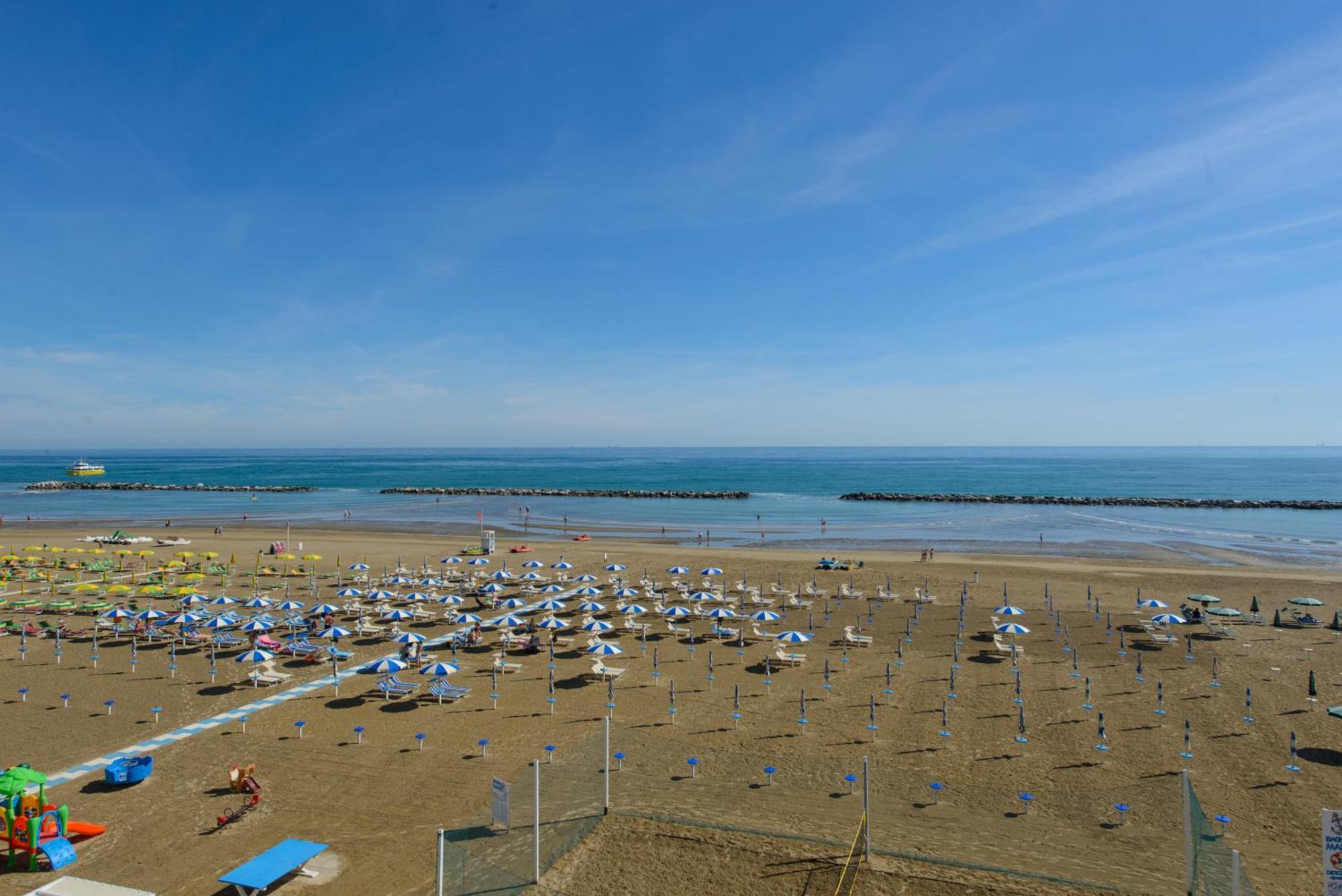 Nautic Beach Hotel Rimini Exteriör bild